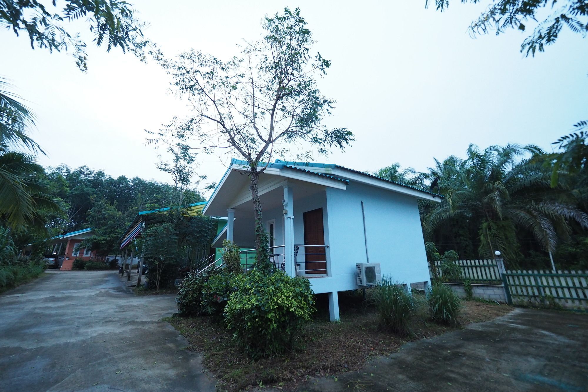 Oyo 75515 Sairung Farmstay Krabi By Eksteriør billede